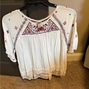 Knox Rose White Peasant Blouse with Red & Navy Embroidery